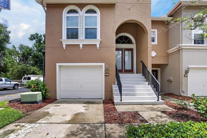 3 bedroom Townhouse at 307 Summer Clouds Place, Whispering Oaks Twnhms, Brandon — photo 2