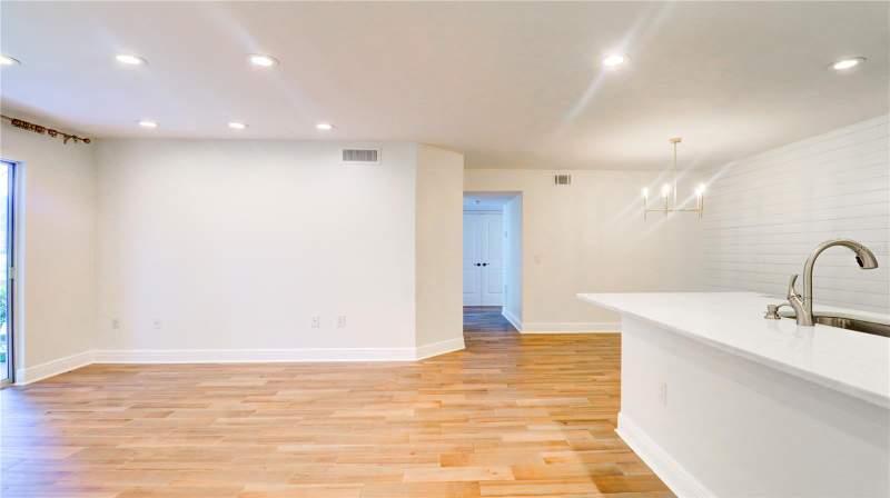 2 bedroom Condominium at 9481 Highland Oak Drive #1001, The Highlands At Hunters Gree, Tampa — photo 3