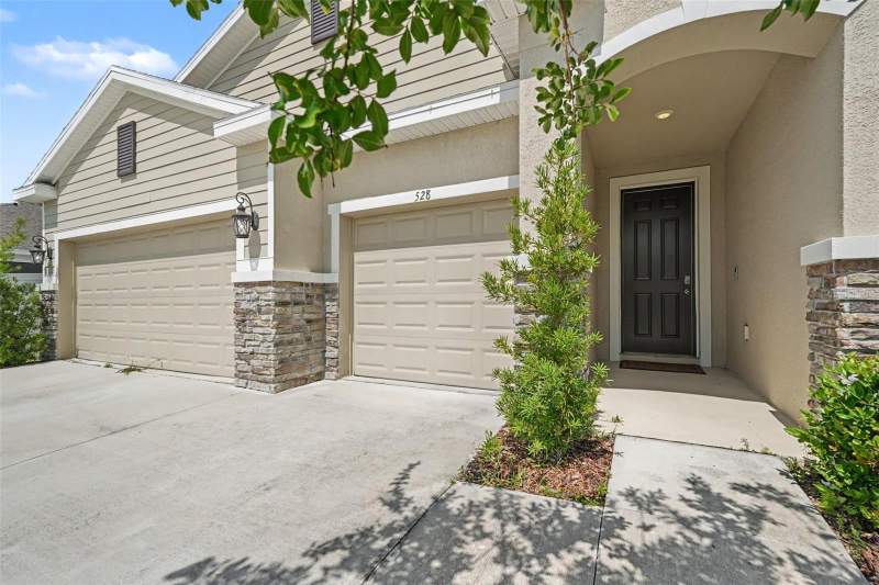 4 bedroom Single Family Residence at 528 Ocean Spray Drive, Shell Cove Ph 2, Ruskin — photo 2