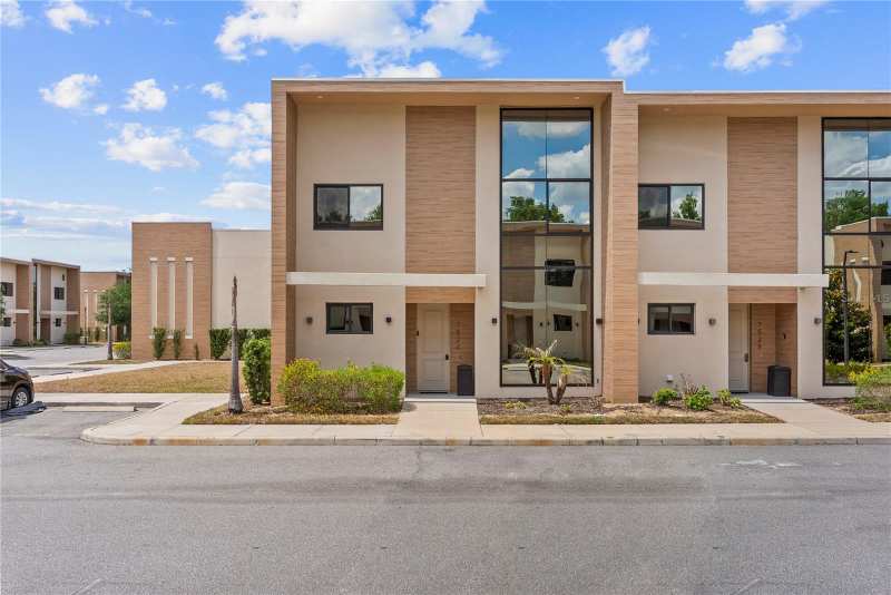 4 bedroom Townhouse at 7526 Brooklyn Drive, Magic Village, Kissimmee — photo 1