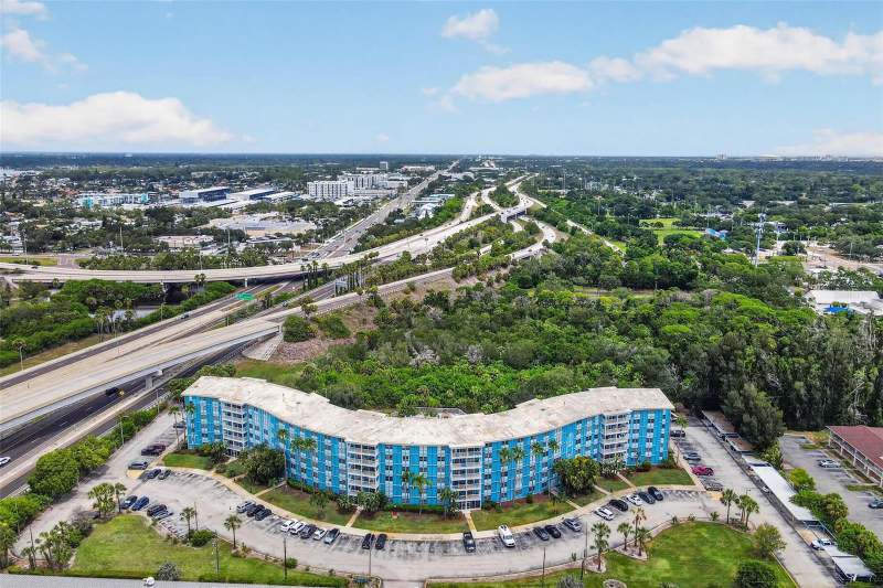 1 bedroom Condominium at 3315 58th Avenue #105, Wave The Condo, St Petersburg — photo 3