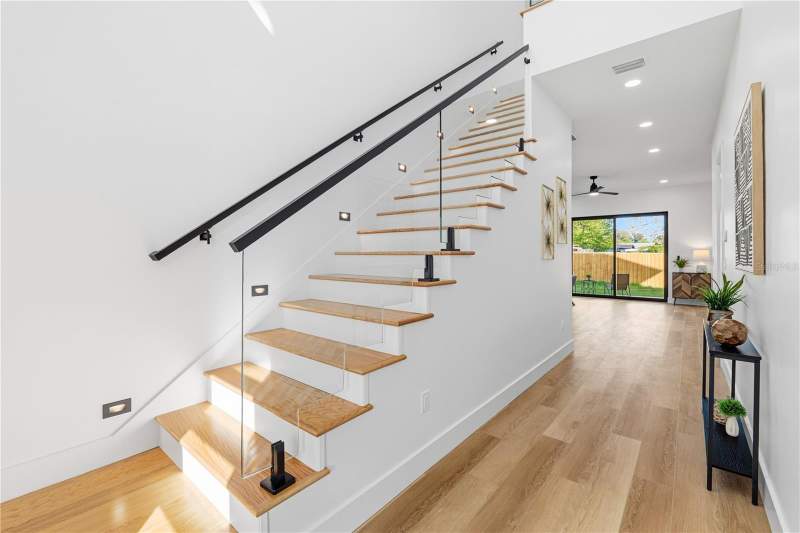4 bedroom Single Family Residence at 3531 81st Street, Jungle Terrace Sec D, St Petersburg — photo 2