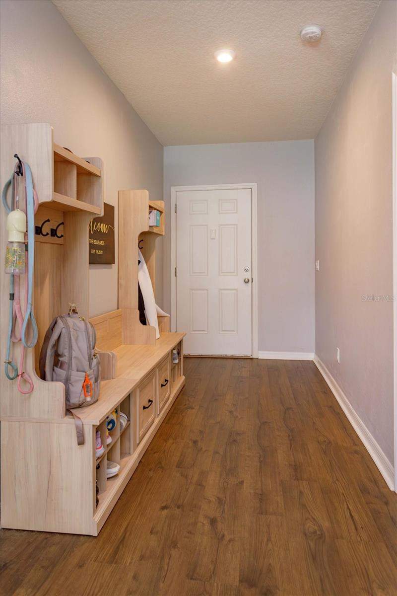 5 bedroom Single Family Residence at 89 Prairie Falcon Drive, Eagle Pointe Ph III Sub, Groveland — photo 3