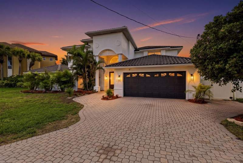 5 bedroom Single Family Residence at 461 Palm Island, Island Estates Of Clearwater Unit 6-B, Clearwater Beach — photo 2