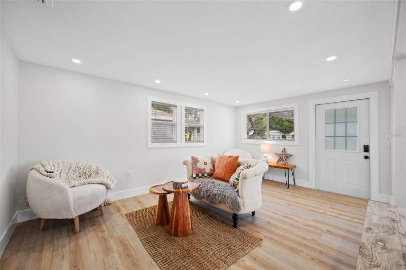 3 bedroom Single Family Residence at 2547 Kingston Street, Estelle Manor, St Petersburg — photo 3