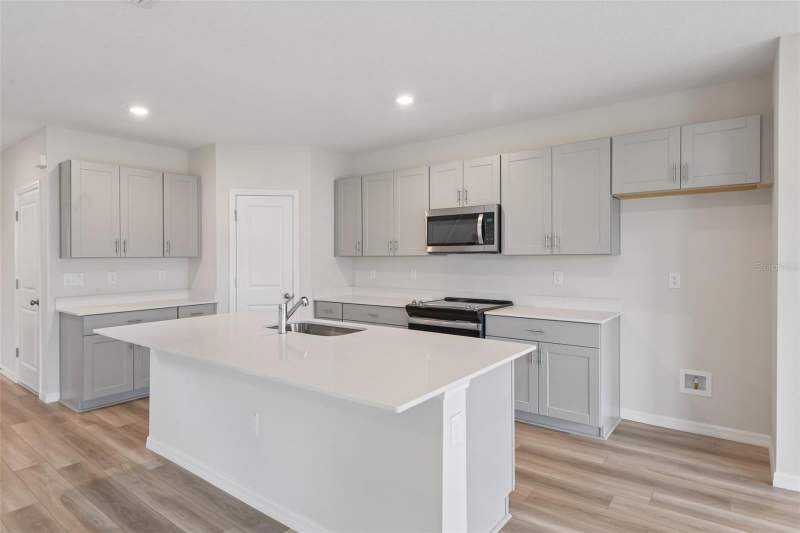 5 bedroom Single Family Residence at 35033 Arbor Retreat Drive, Pasadena Ridge, Dade City — photo 2