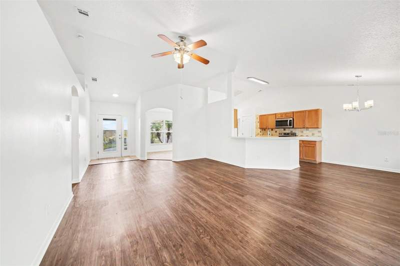 3 bedroom Single Family Residence at 10423 Lake Hasson Circle, Windscape Ph I Sub, Clermont — photo 4