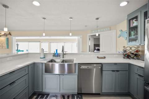 6360 2nd Palm Point, St Petersburg FL - photo 18 of 59