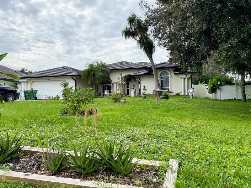 3 bedroom Single Family Residence at 22309 Peachland Boulevard, Port Charlotte Sec 051, Port Charlotte — photo 1