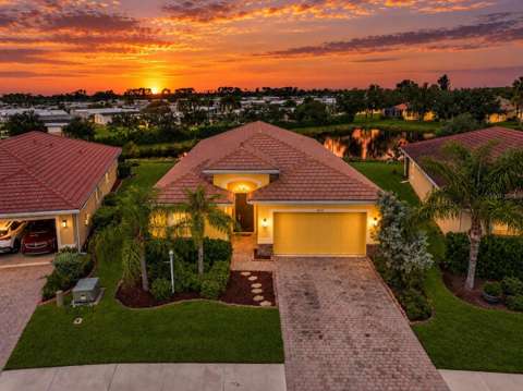 8938 Peregrine Way, gated community for sale in North Port