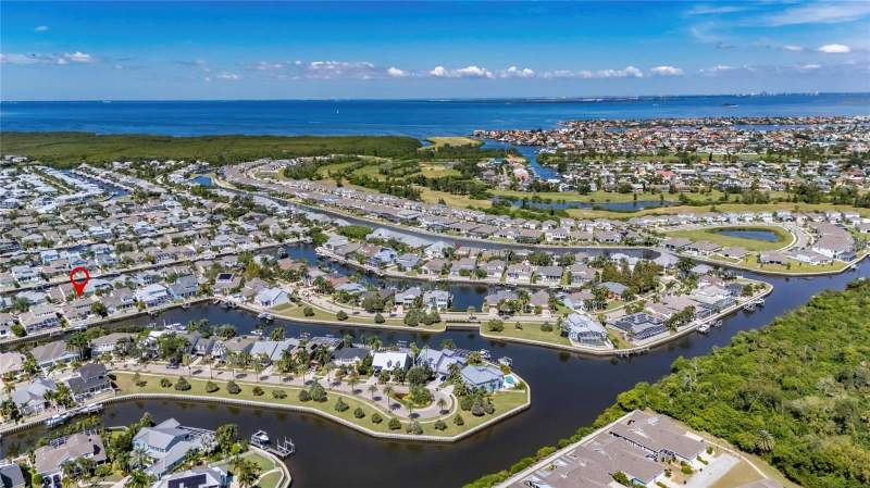 4 bedroom Single Family Residence at 421 Islebay Drive, Mirabay Ph 1B-1/2A-1/3B-1, Apollo Beach — photo 3