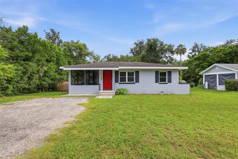 2 bedroom Single Family Residence at 320 W Graves Avenue, Orange City, Orange City — photo 1