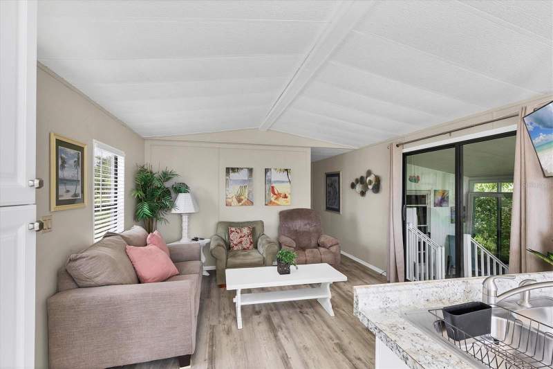 3 bedroom Manufactured Home at 7324 Candace Lane, Village Holiday Lake, Port Charlotte — photo 4