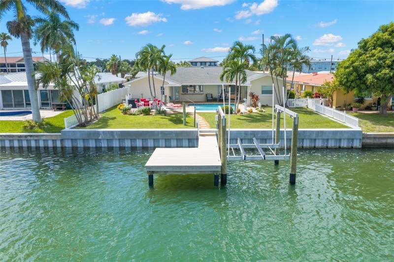 3 bedroom Single Family Residence at 12305 4th Street, Capri Isle Sub, Treasure Island — photo 5