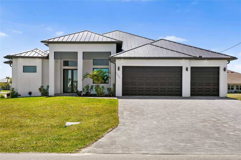3 bedroom Single Family Residence at 3300 NW 1st Terrace, Cape Coral, Cape Coral — photo 1