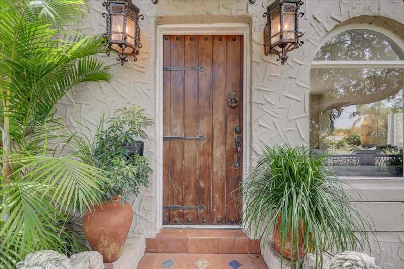 5 bedroom Single Family Residence at 325 49th Street, Oak Ridge, St Petersburg — photo 3