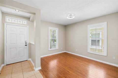 5906 Beaconpark Street, Lithia FL - photo 10 of 81