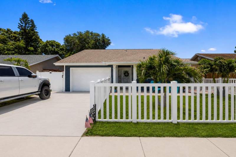 3 bedroom Single Family Residence at 3122 Whispering Drive, Tall Pines Estates Ph Vi Tr I, Largo — photo 2