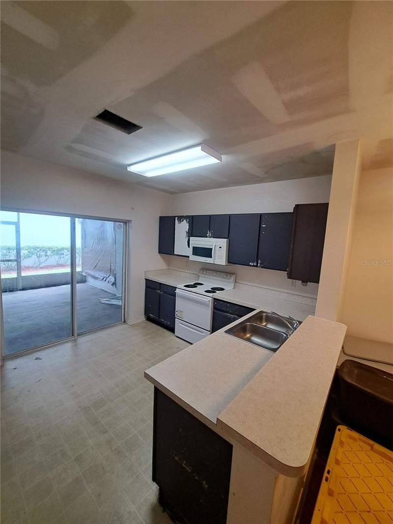 2 bedroom Townhouse at 6254 Osprey Lake Circle, Osprey Run Twnhms Ph 2, Riverview — photo 5