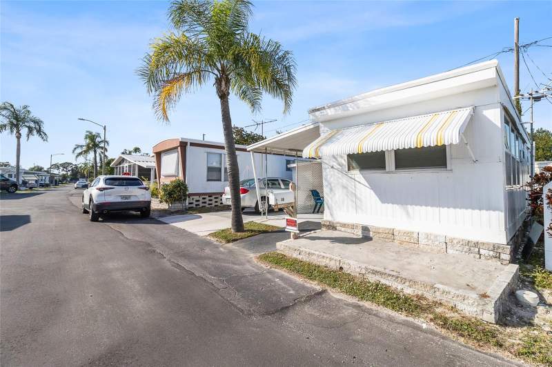 2 bedroom Mobile Home at 12766 Seminole Boulevard #10, Oasis Mobile Home Park Unrec, Largo — photo 3