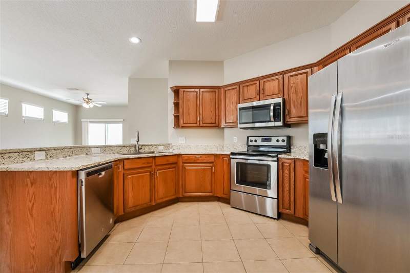 3 bedroom Single Family Residence at 1221 Longville Circle, Tavares Pines At Lake Saunders Ph 02, Tavares — photo 5