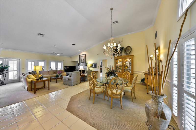 3 bedroom Single Family Residence at 2446 Sweetwater Country Club Drive, Sweetwater Country Club,Les Chateaux At Sweetwater, Apopka — photo 2