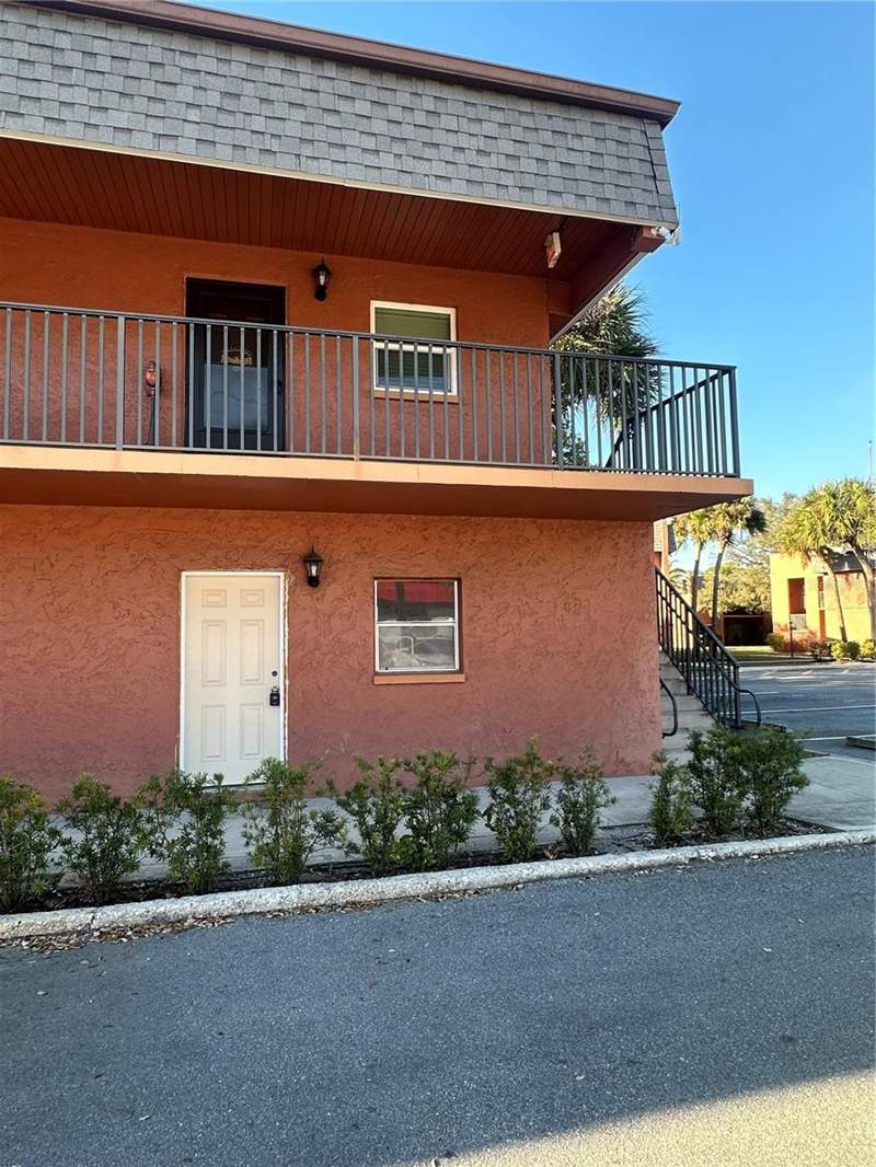 Cove Springs Condo