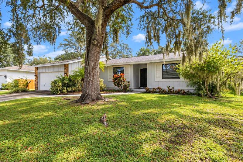 3 bedroom Single Family Residence at 2475 Wood Oak Drive, Colonial Oaks, Sarasota — photo 4