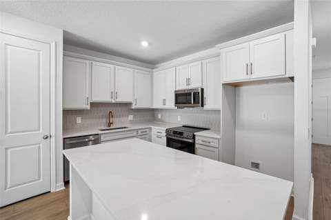 7556 Deer Valley Circle, Tampa FL - photo 13 of 30