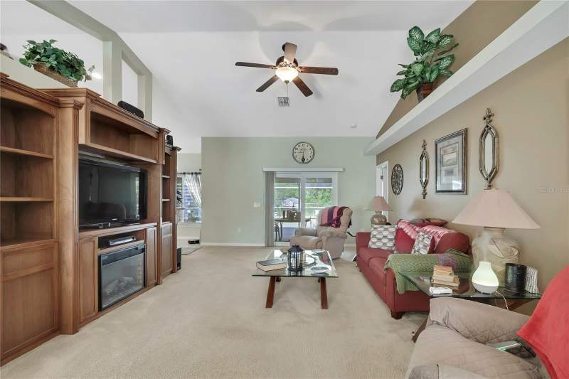 3 bedroom Single Family Residence at 15157 Duck Hawk Road, Royal Highlands, Weeki Wachee — photo 3