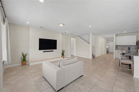3891 Capri Coast Drive, Plant City FL - photo 12 of 60