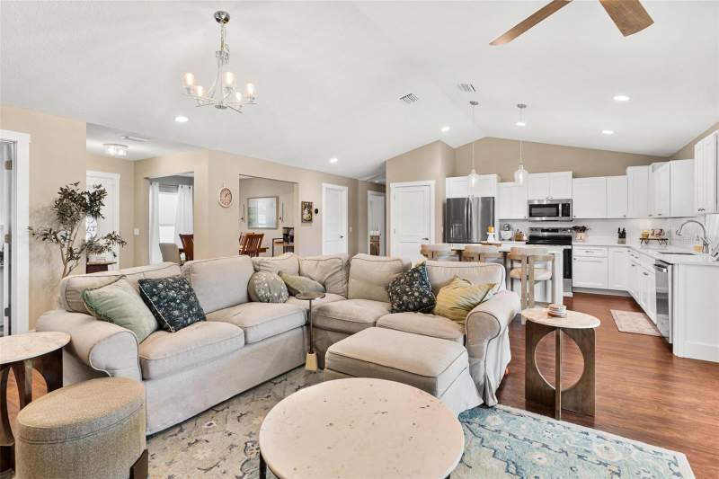 3 bedroom Single Family Residence at 206 Shannon Lane, Lady Lake Hidden Oaks Sub, Lady Lake — photo 5