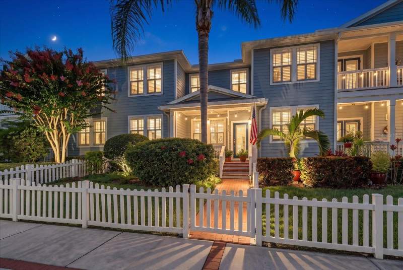 3 bedroom Townhouse at 250 2ND AVENUE, WEST BAY VILLAGE, LARGO — photo 2