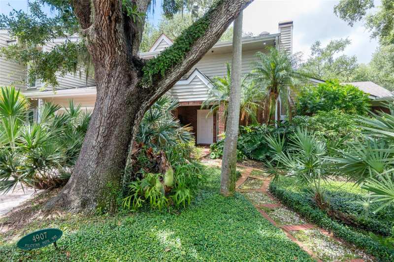 3 bedroom Townhouse at 4907 Pilgrims Path Way, Asbury Park, Tampa — photo 1