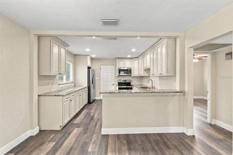2518 16th Avenue, St Petersburg FL - photo 6 of 6