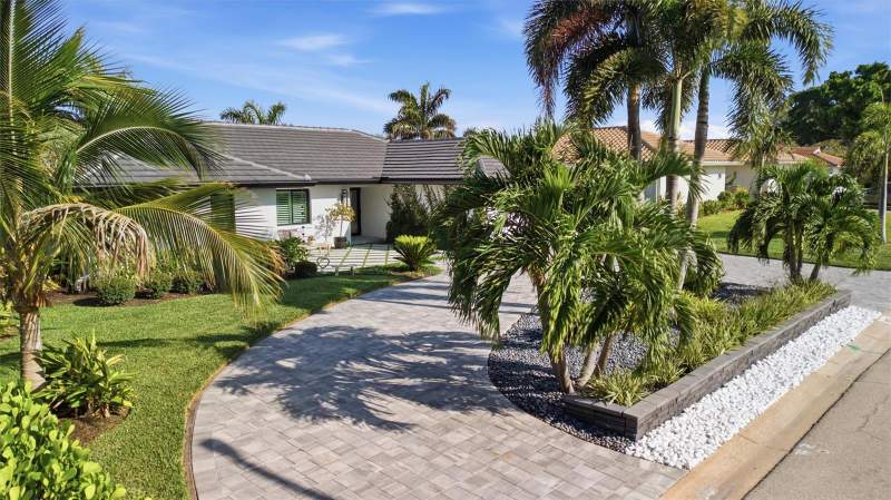 4 bedroom Single Family Residence at 2022 Hawaii Avenue, Venetian Isles, St Petersburg — photo 3