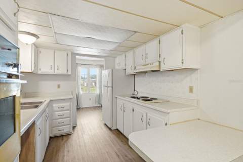 7557 Fairlane Avenue, Brooksville FL - photo 8 of 36