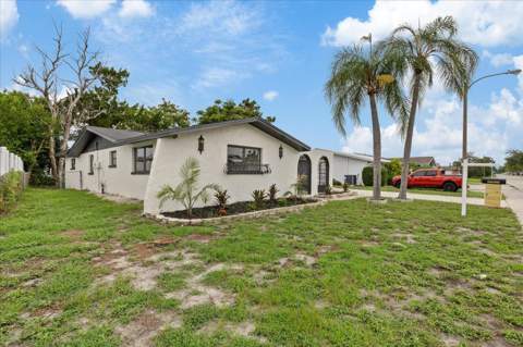 9401 Glen Moor Lane, Port Richey FL - photo 6 of 44