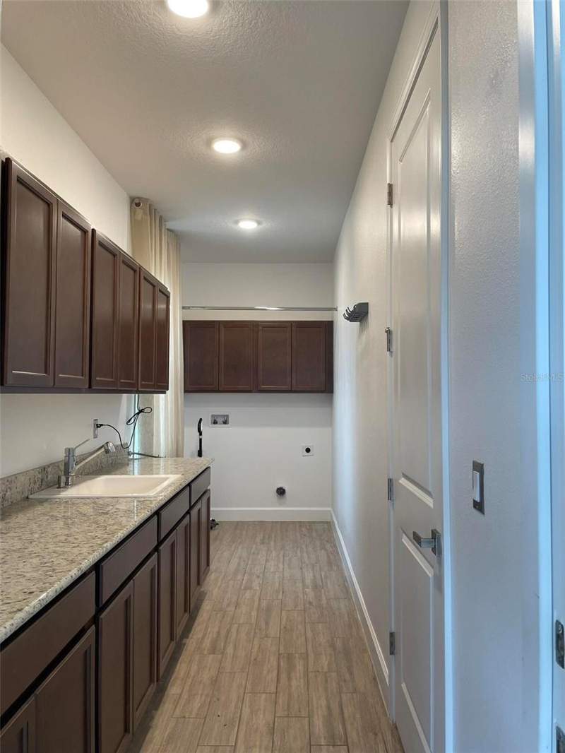 5 bedroom Single Family Residence at 17708 Sawgrass Run, Deer Island Club Pt Rep A Tr C-1, Deer Island — photo 4