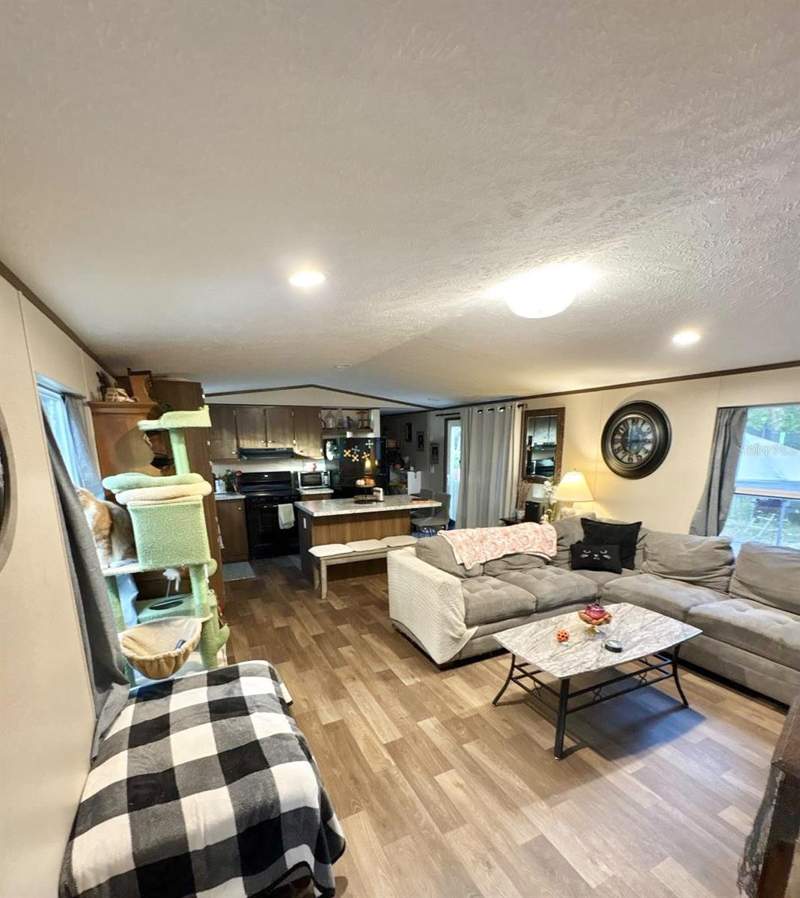 4 bedroom Manufactured Home at 10760 NE 114th Street, University Oaks, Archer — photo 5