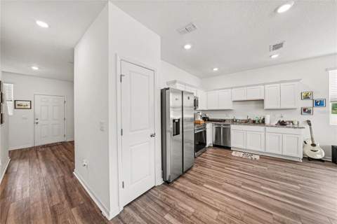 6272 Bucket Court, Gibsonton FL - photo 10 of 30