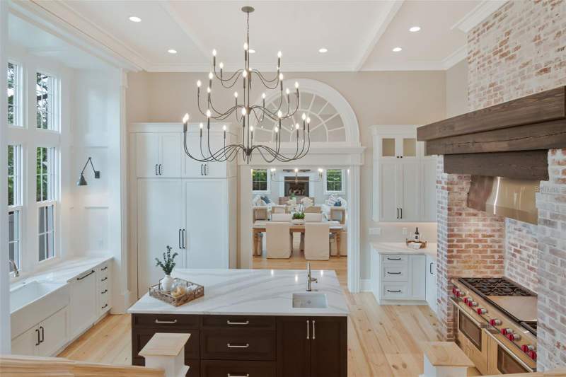 5 bedroom Single Family Residence at 4706 W San Jose Street, Sunset Park, Tampa — photo 2