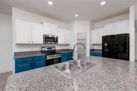 36077 Stable Wilk Avenue, Zephyrhills FL - photo 13 of 40
