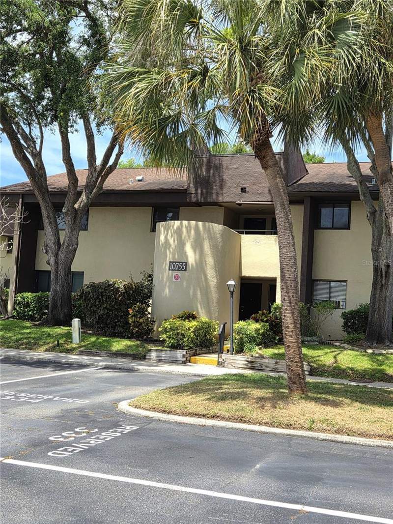 3 bedroom Condominium at 10755 Village Club Circle #101, Village Lake Condo, St Petersburg — photo 3