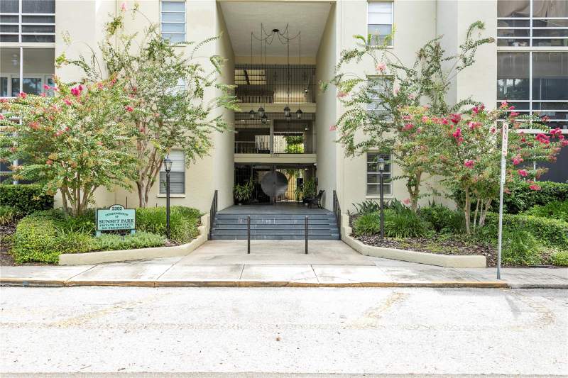 The Condomin F Sunset ParkHomes for Sale in Tampa, FL