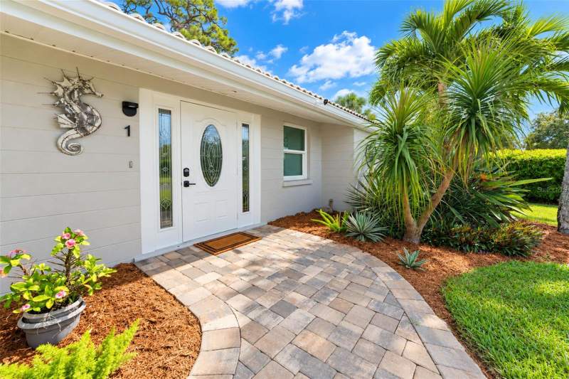 2 bedroom Single Family Residence at 1 Oakwood Drive #1, Englewood Isles, Englewood — photo 2