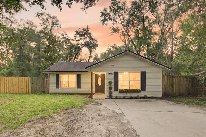 3 bedroom Single Family Residence at 30832 RIDGEVIEW AVENUE, MT PLYMOUTH SECOND ADD, MOUNT PLYMOUTH — photo 3