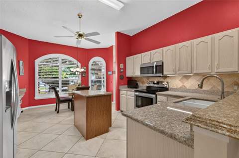 542 Loma Paseo Drive, The Villages FL - photo 11 of 49