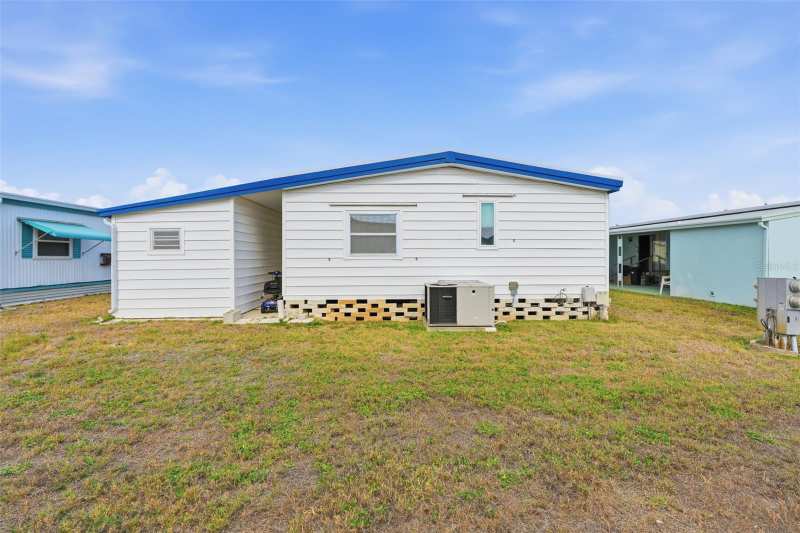 2 bedroom Manufactured Home at 2049 Manoa Drive, Lake Conley Mhp, Holiday — photo 1