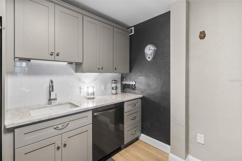 1 bedroom Condominium at 841 4th Avenue #36, Suncoast Towers Apts Co-Op, St Petersburg — photo 5